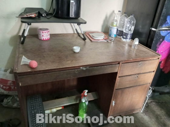 one beter khat and kater table sell kora hobe